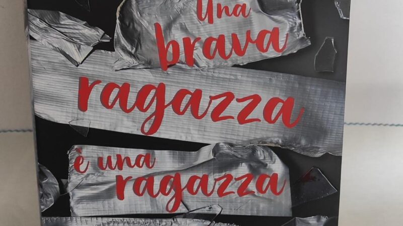 UNA BRAVA RAGAZZA È UNA RAGAZZA MORTA- HOLLY JACKSON
